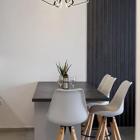 Angelus Apartment