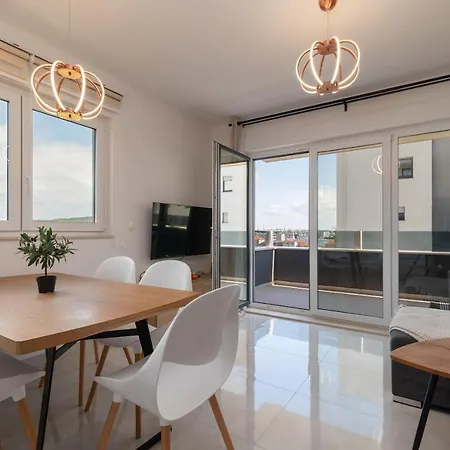 Angelus Apartment