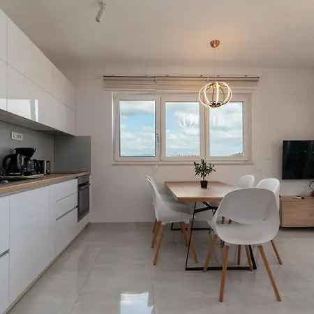 Apartment Angelus Trogir
